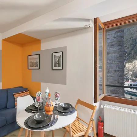 The Harbor Old House - Happy Apartmán *